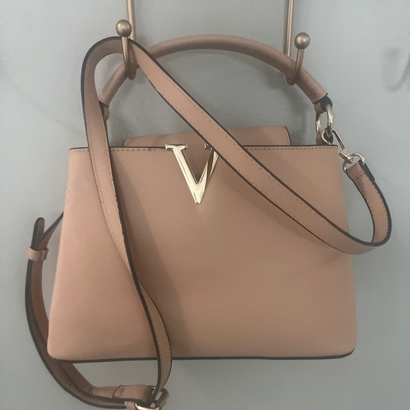 Beautiful purse with detachable strap. Can as cross body. #cappucine - Picture 1 of 4